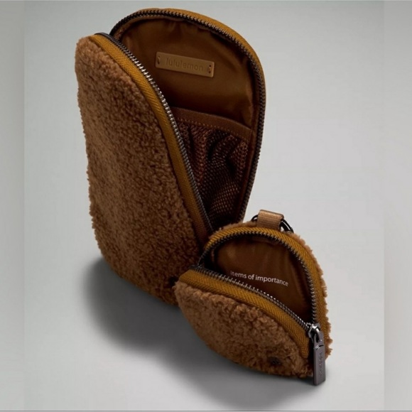 Lululemon Modular Phone Crossbody Bag Fleece Camel Brown Unisex NWT - Picture 3 of 4